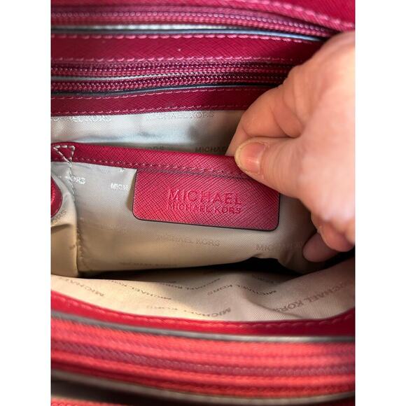 MICHAEL KORS Women’s Frame Out Jet Set Large Tote / Cherry Red - Picture 12 of 15